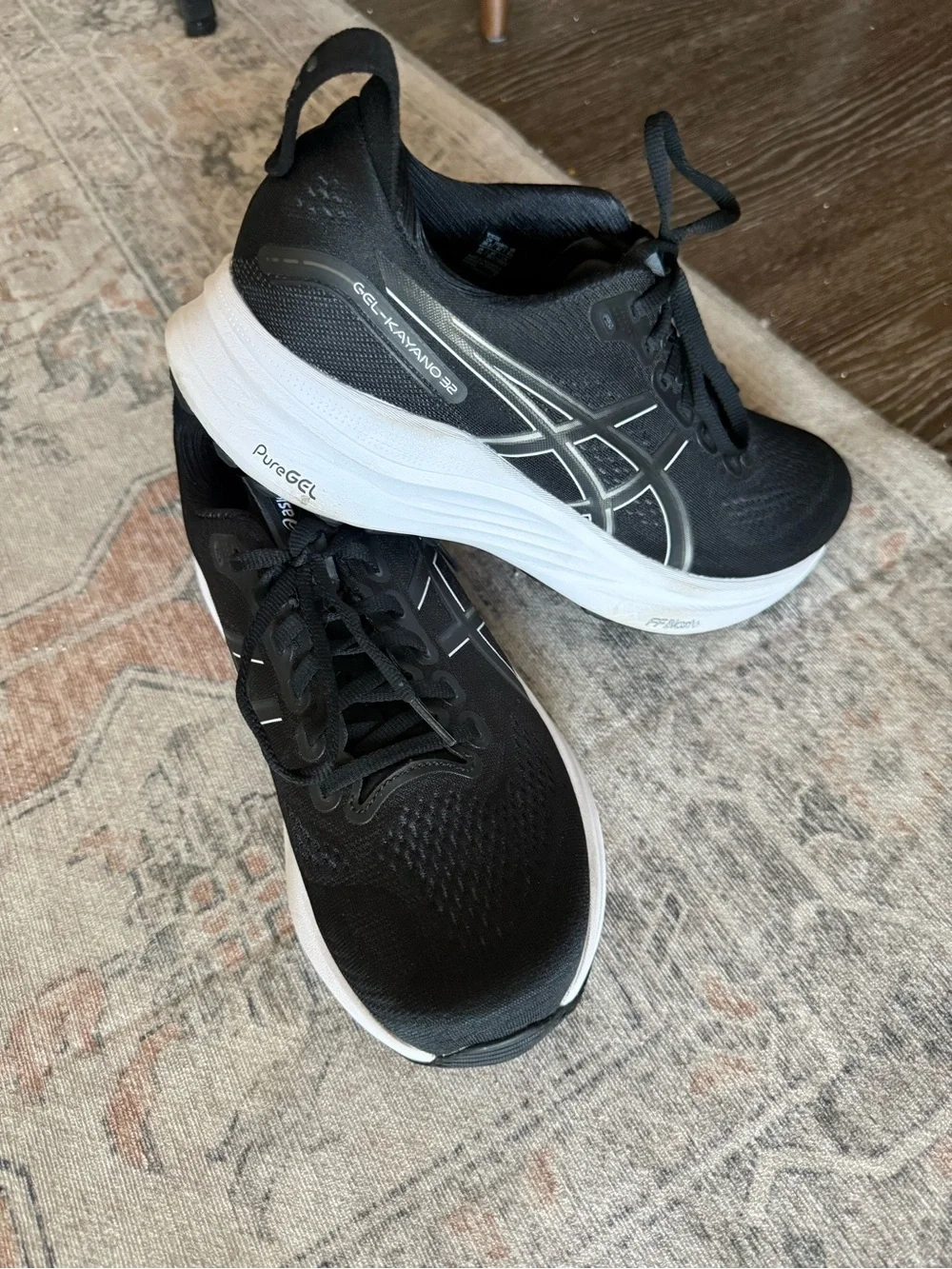 ASICS GEL-KAYANO 32 Running Shoes